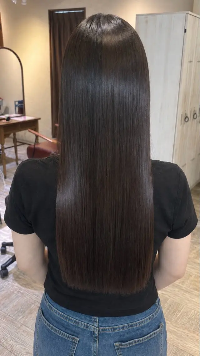 ロング 縮毛矯正 凜・ボブ・レイヤー ・赤み消しオリーブのヘアスタイル