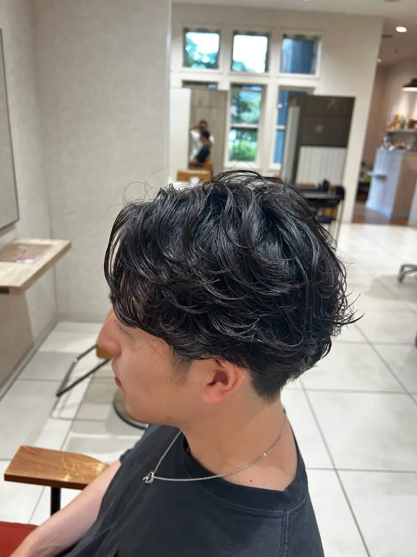 【メンズ人気No. 1🔥】エアリー束感フェザーパーマ+カット✂️動きのある髪に!の写真