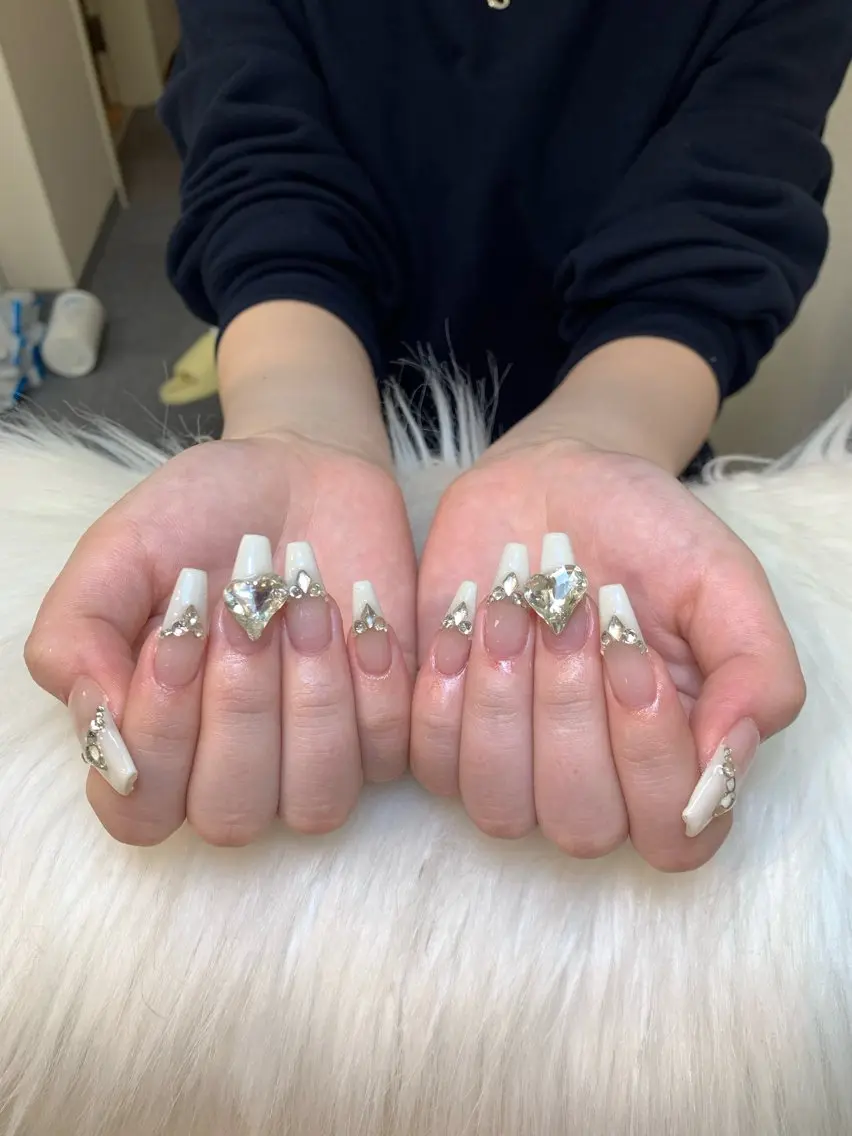 ネイル アートネイル 長さ出し ジェルネイル マグネットネイル ニュアンスネイル ハンドネイル Cloudy Chan 歌舞伎町のネイルデザイン