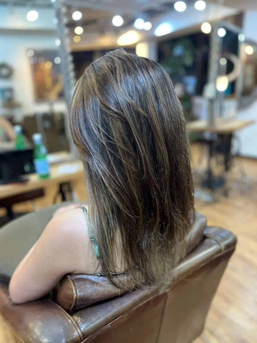 ミディアム カラー デザインカラー ハイライトカラー インナーカラー ハイライト レイヤーカット ヘアカラー ERIKA/ ハイライト/ショートのヘアスタイル