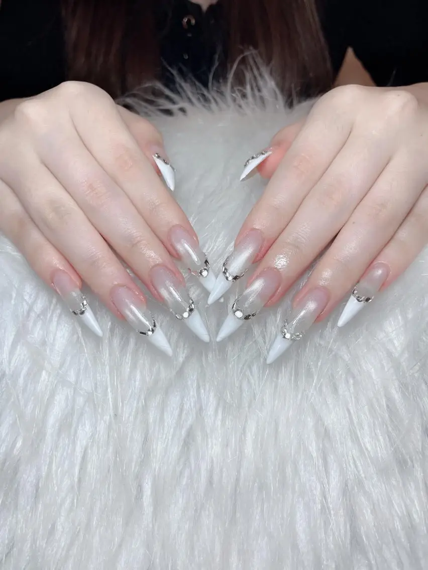 ネイル チークネイル 長さ出し フラッシュネイル ジェルネイル 韓国ネイル ハンドネイル Queen Nail Salonのネイルデザイン