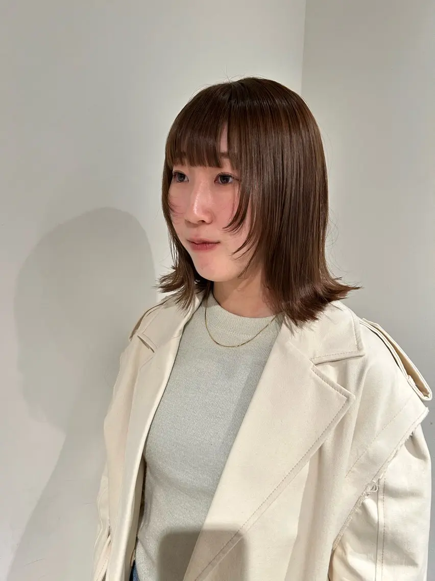 ミディアム カラー ベージュカラー ブリーチ ミルクティーベージュ ブリーチなしカラー 顔まわりレイヤー カット ヘアカラー トリートメント ヘッドスパ スキバサミを使わない カット🌼唯🌼のヘアスタイル