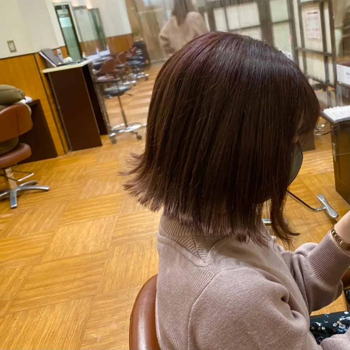 ショート カラー 羽石 理江のヘアスタイル
