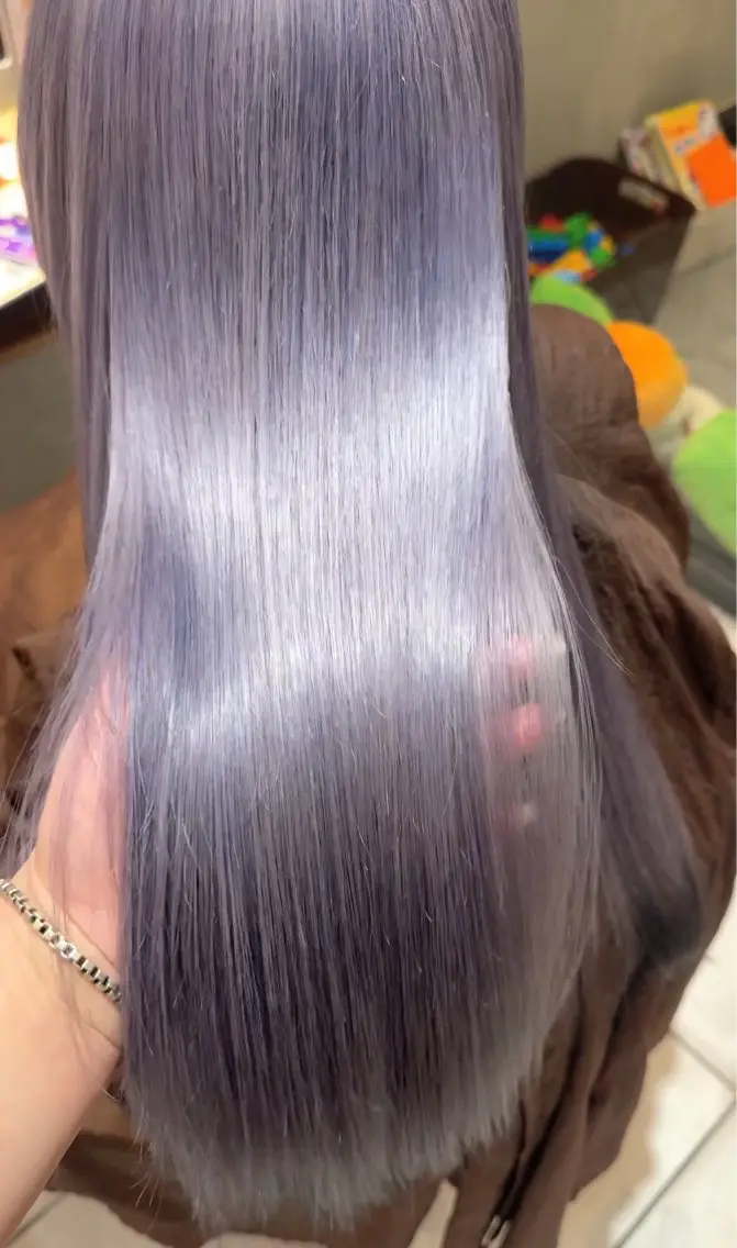 ロング カラー ブリーチ ケアブリーチ ハイトーンカラー ラベンダーカラー シルバー たかはし るなのヘアスタイル