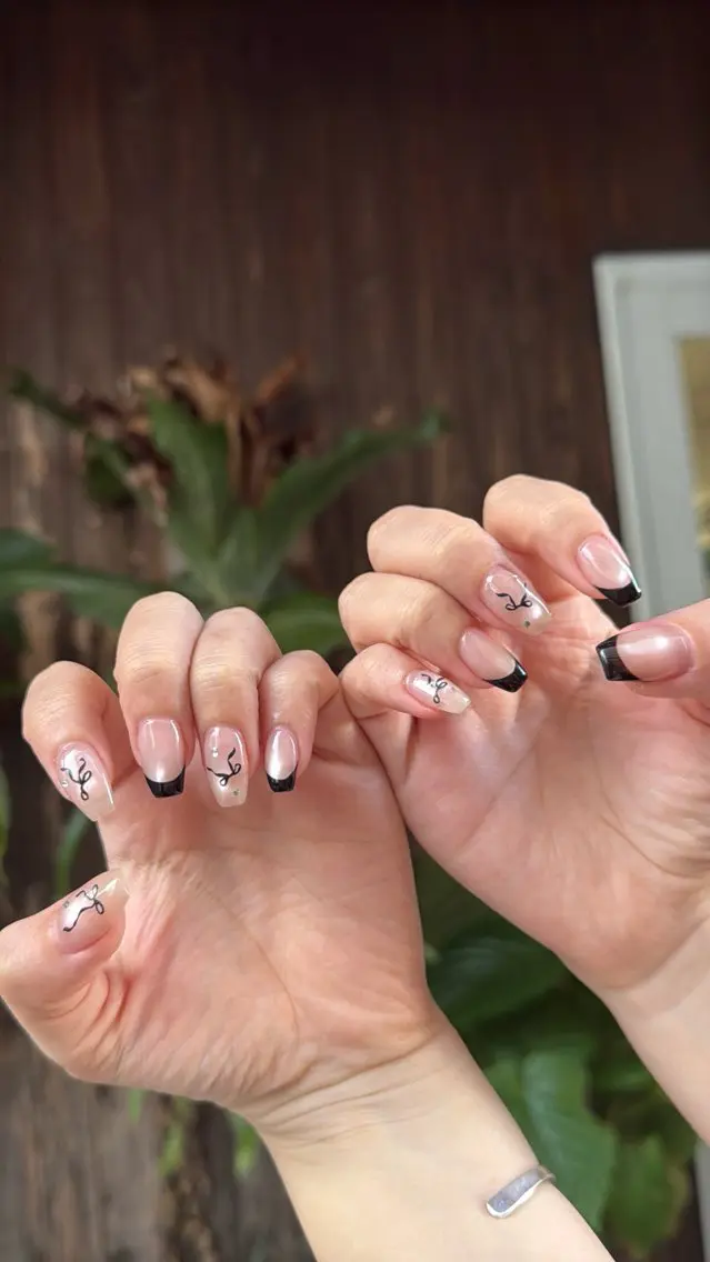 ネイル フラッシュネイル フラッシュマグ フットネイル フレンチネイル 韓国ネイル ハンドネイル SAKU nail 作島茜のネイルデザイン