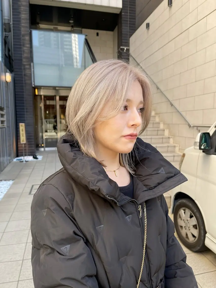 ミディアム カラー ベージュカラー ハイトーンカラー ハイトーンベージュ ミルクティーベージュ カット ヘアカラー トリートメント “ミニモ最高評価獲得 “代表"Kohei"のヘアスタイル