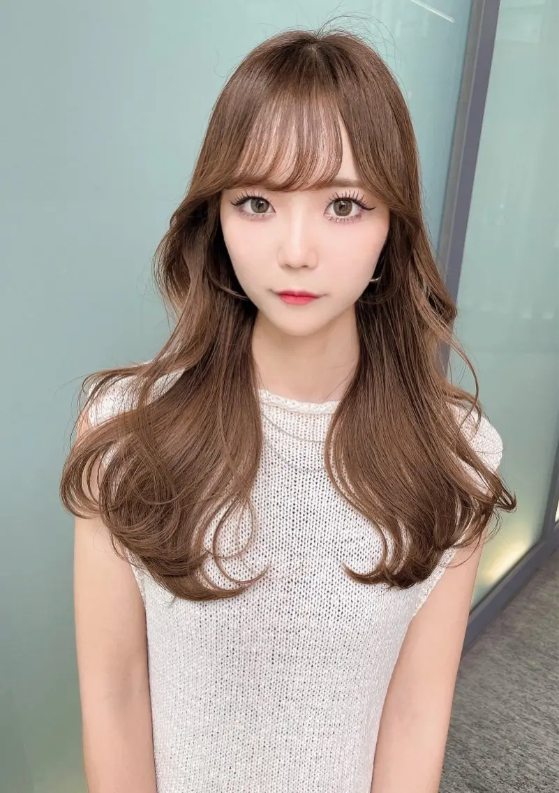 ミディアム カラー ベージュカラー 黒髪 ブリーチ ブルーカラー ブルーブラック カット ヘアカラー トリートメント 木屋元一/透明感 /前髪/レイヤーのヘアスタイル