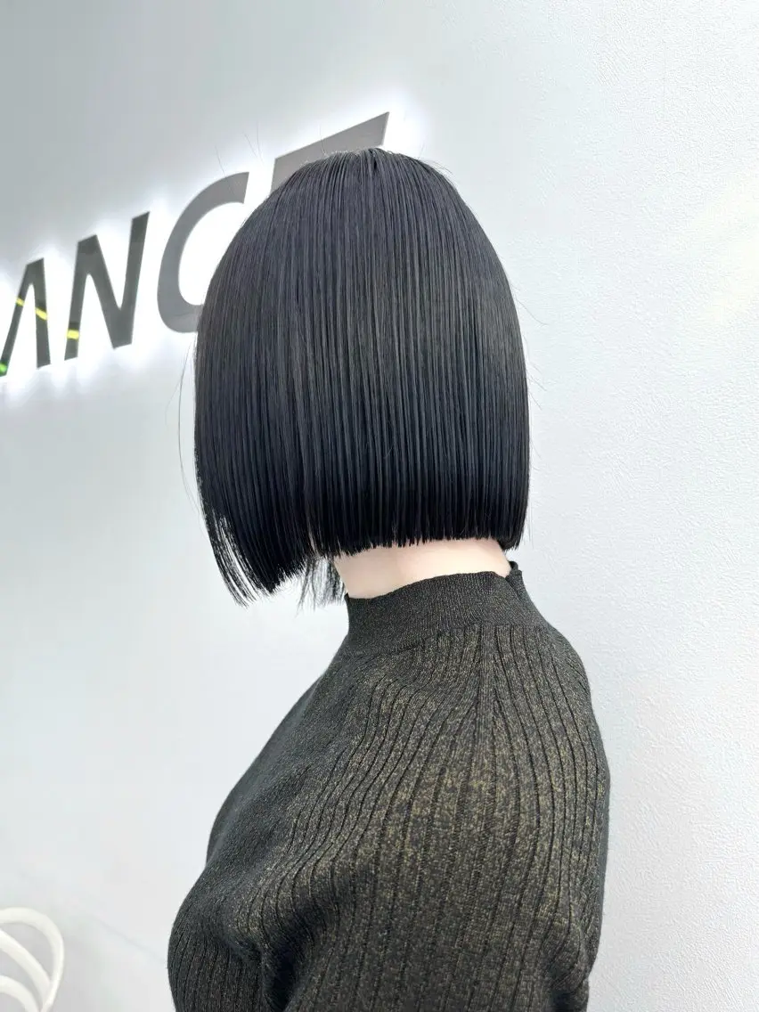 ショート カラー ヘアアレンジ カット 縮毛矯正 トリートメント ヘッドスパ ヘアセット 縮毛矯正🤍 ボブ/ HIKARIのヘアスタイル