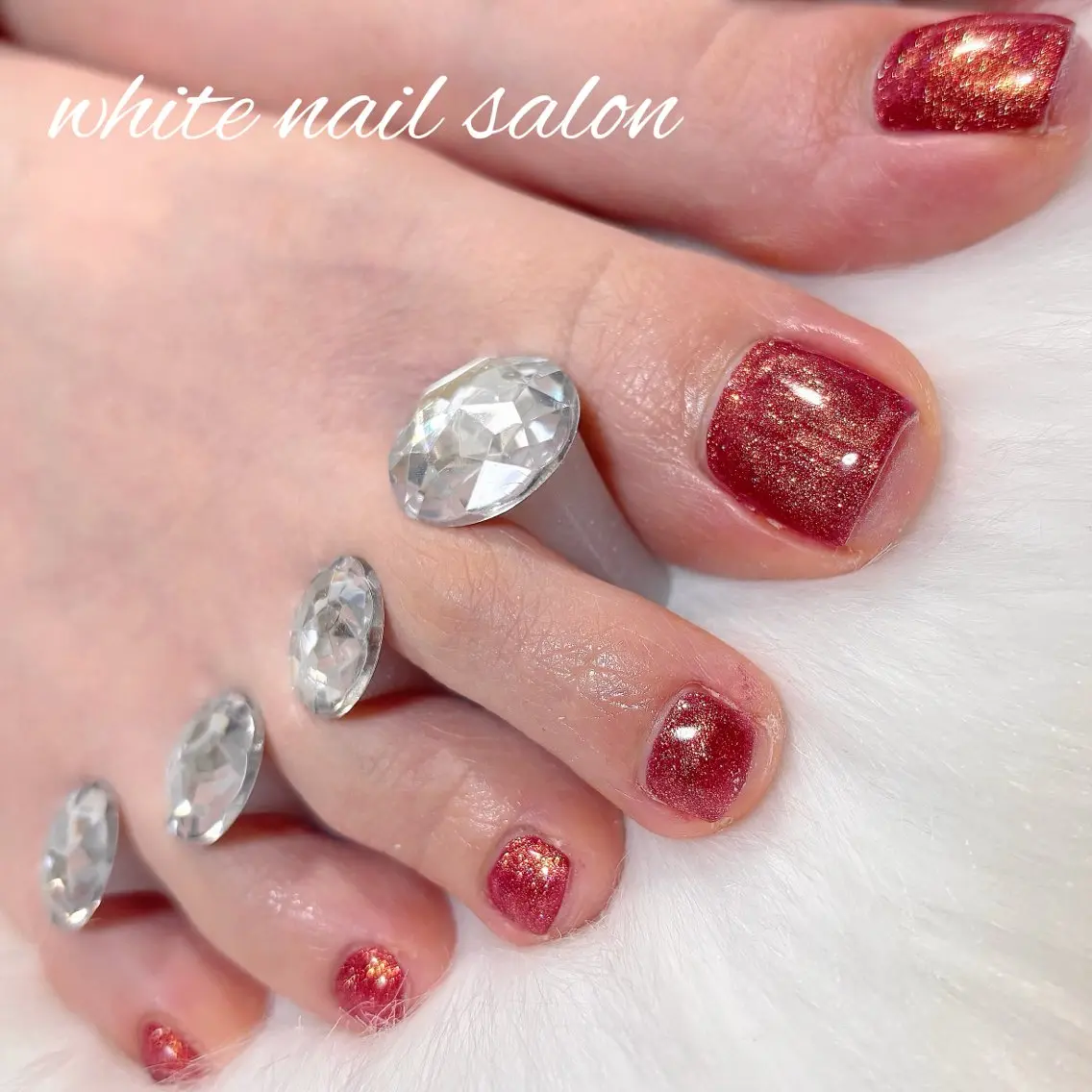 ネイル フットネイル ラメ(グリッター) シンプルネイル フットネイル white nail salonのネイルデザイン