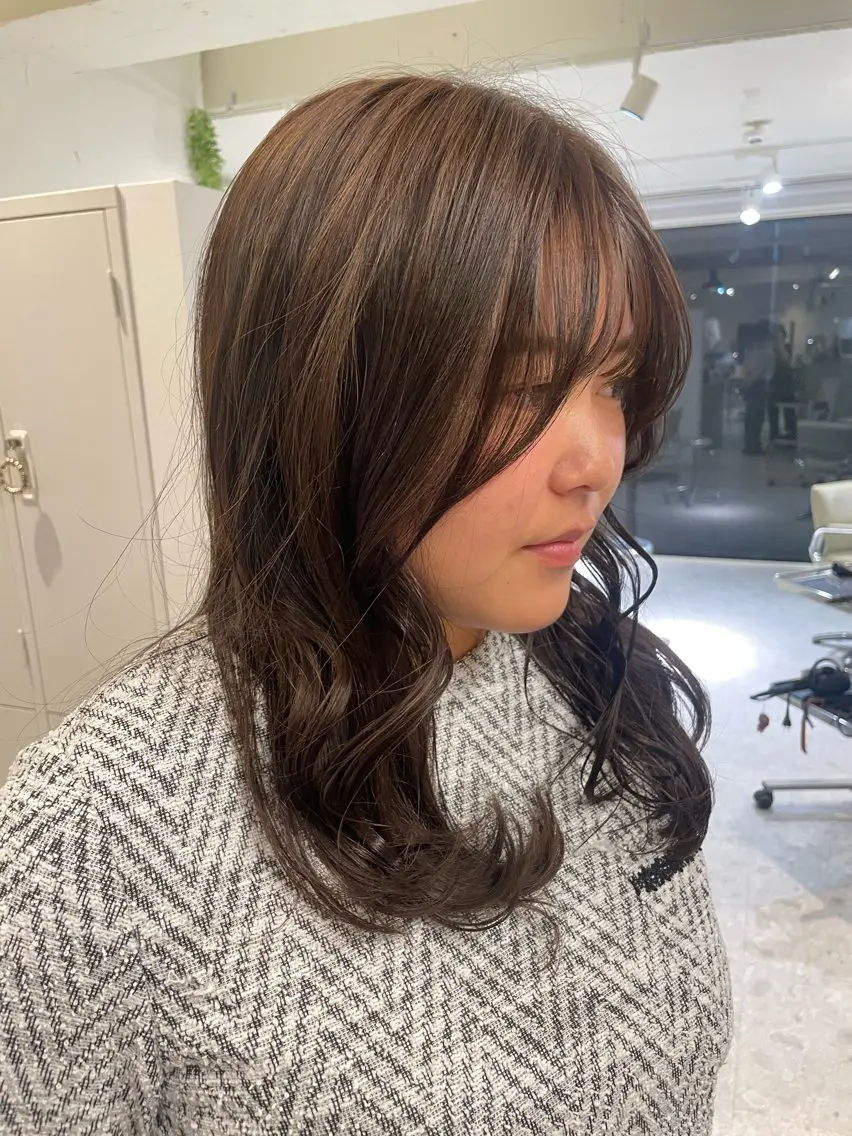 セミロング タニ アカリのヘアスタイル