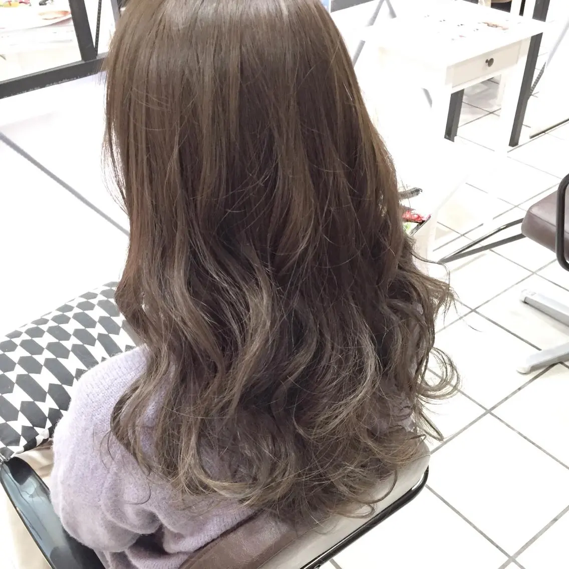 ミディアム セミロング ロング カラー アッシュ 透明感カラー グラデーションカラー パープルカラー パープルアッシュ 西村 達哉のヘアスタイル