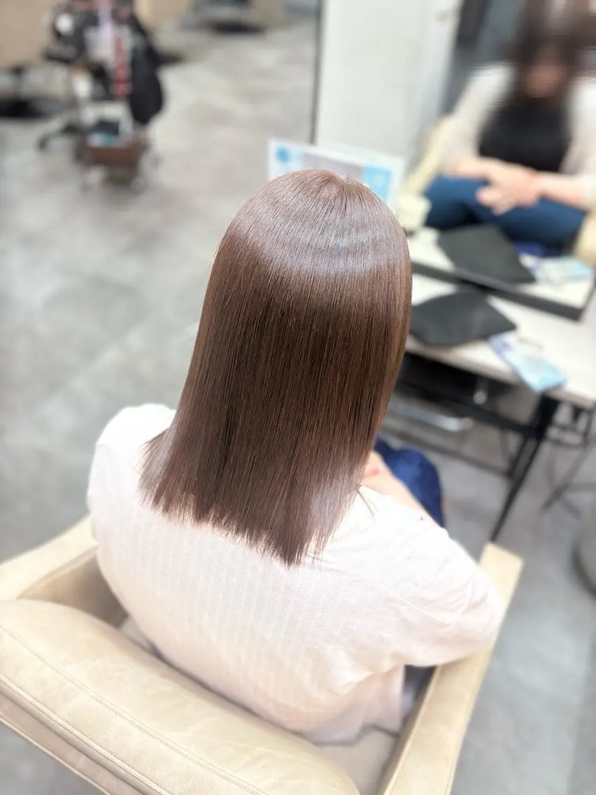 セミロング カラー she.2新宿⭐️ SORAのヘアスタイル