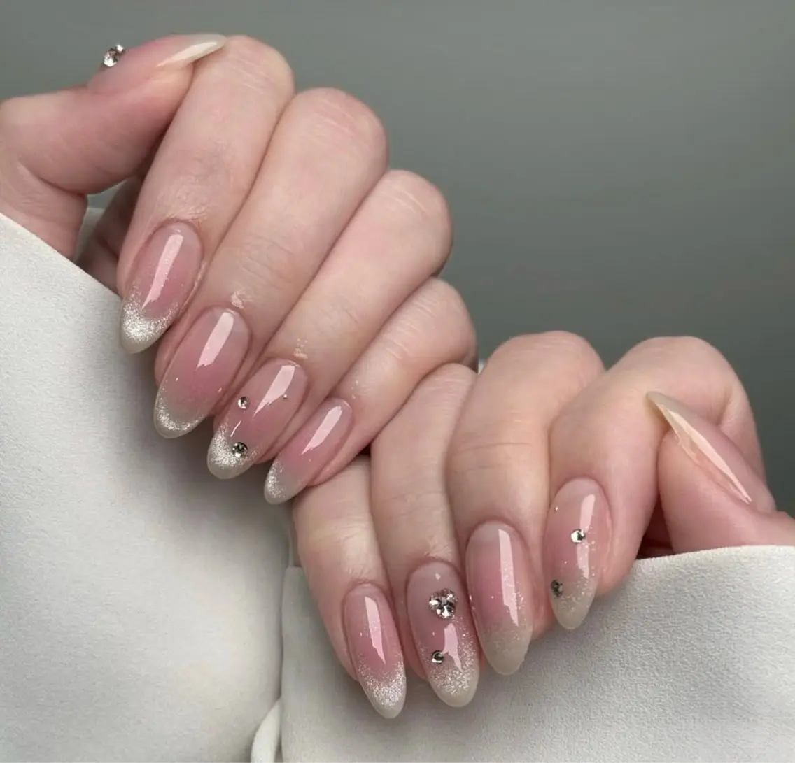 ネイル アートネイル オーロラネイル チークネイル クリアネイル 長さ出し NailSalon✨ Écrinエクランのネイルデザイン