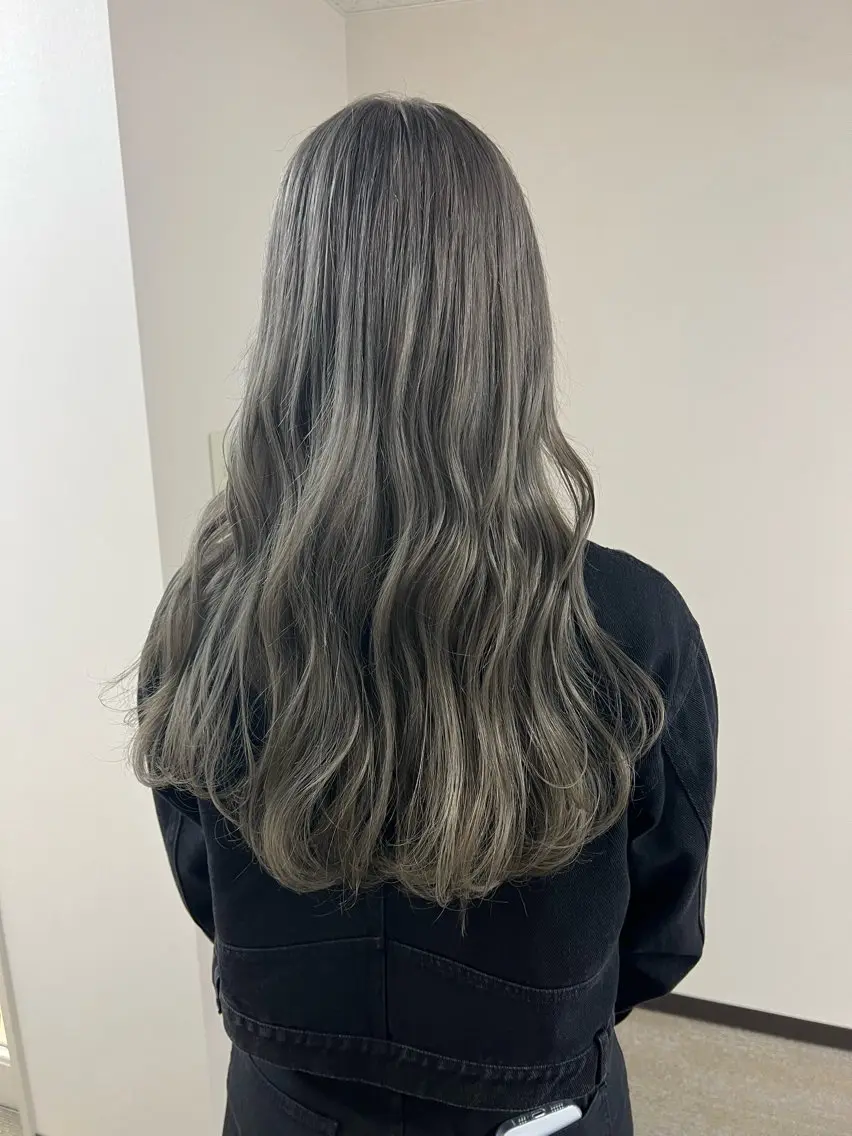 ミディアム ヘアカラー トリートメント ヘアセット 大泉 美久のヘアスタイル