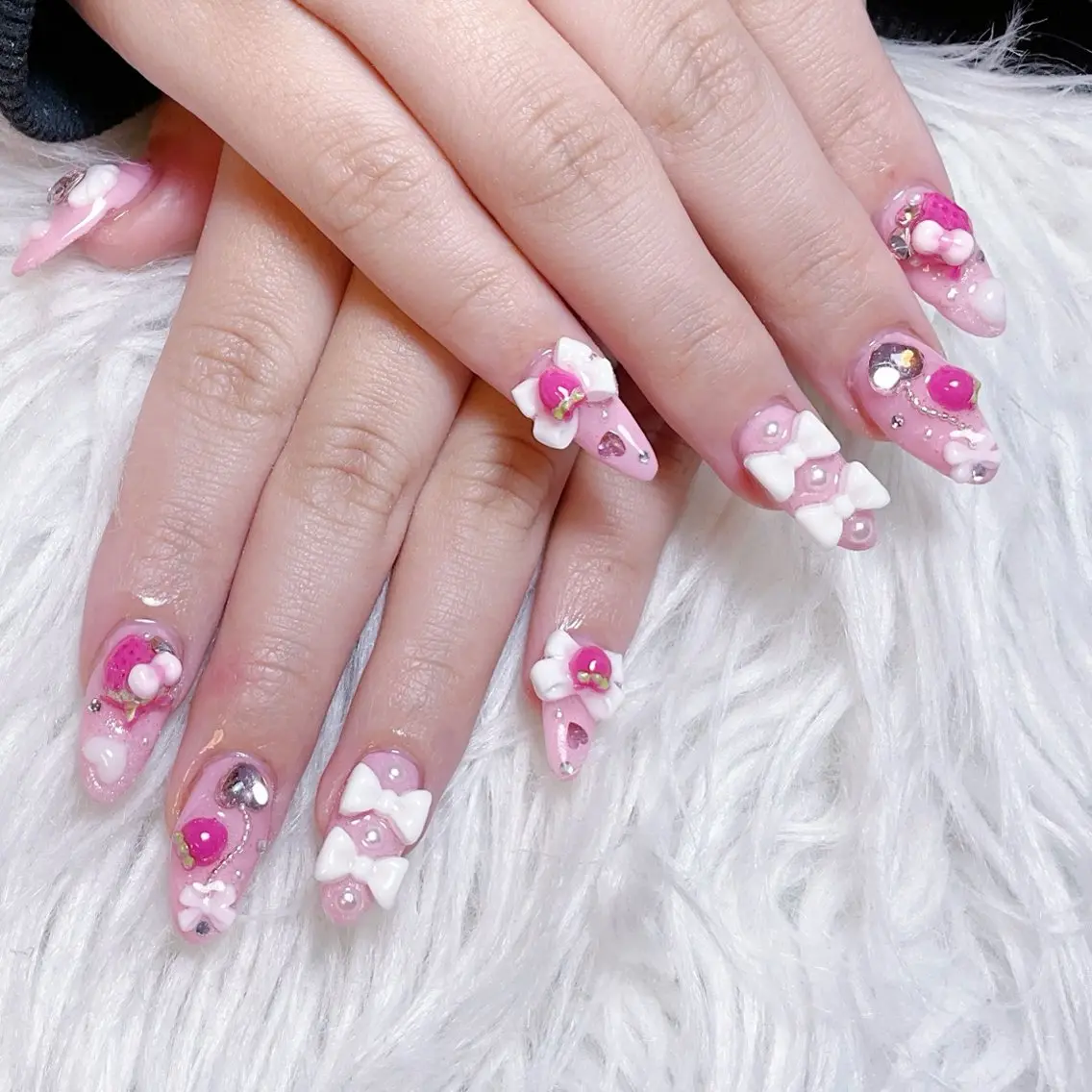 ネイル ハンドネイル 🍭Yun nail hyejin🌸のネイルデザイン