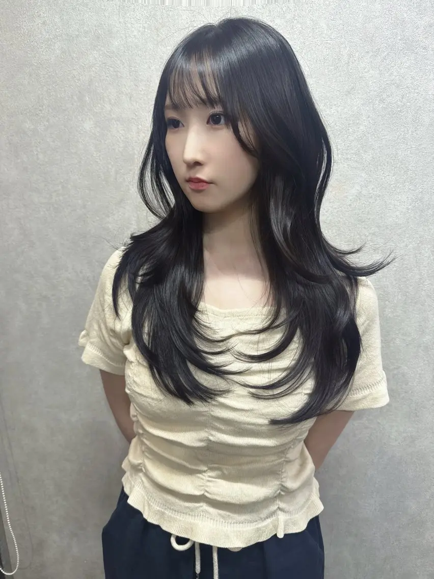 ロング カラー AIRI layer cut hairのヘアスタイル