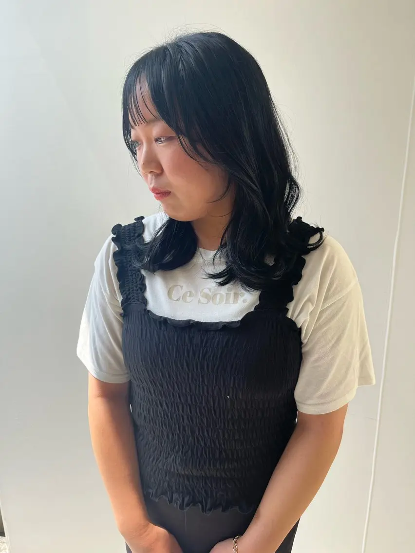 セミロング 松本 茜のヘアスタイル