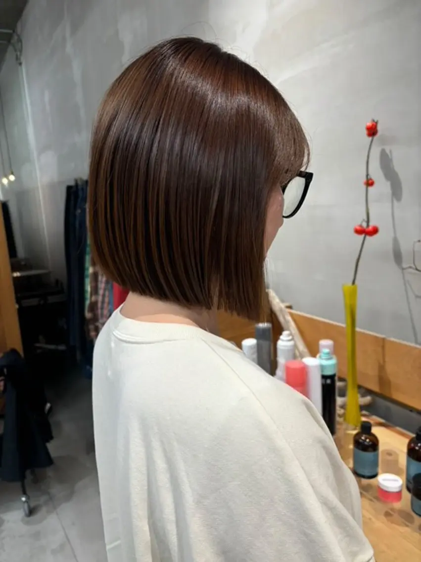 瑠己杏 :ボブ/ ハイトーンワンカラーのヘアスタイル