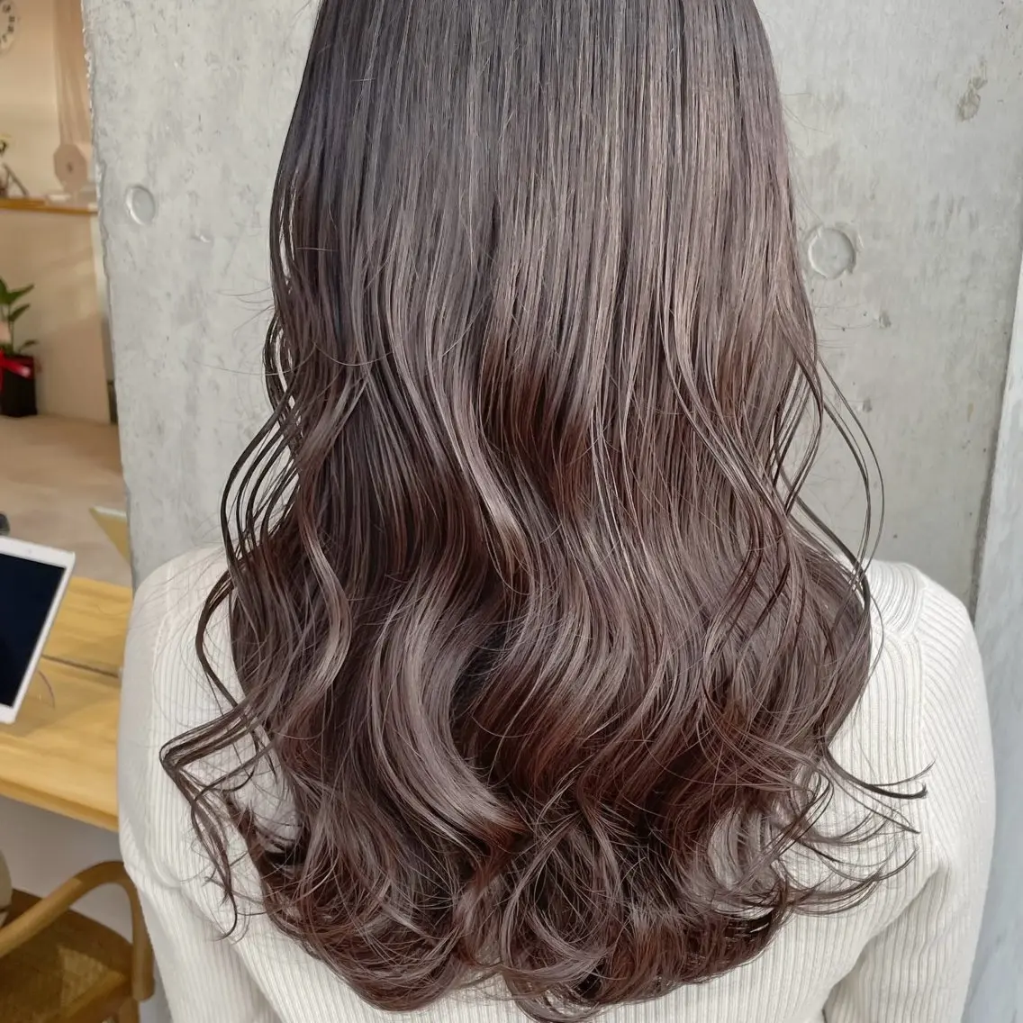 ロング カラー カット ヘアカラー トリートメント ブリーチなし 暖色カラー/井上あいのヘアスタイル