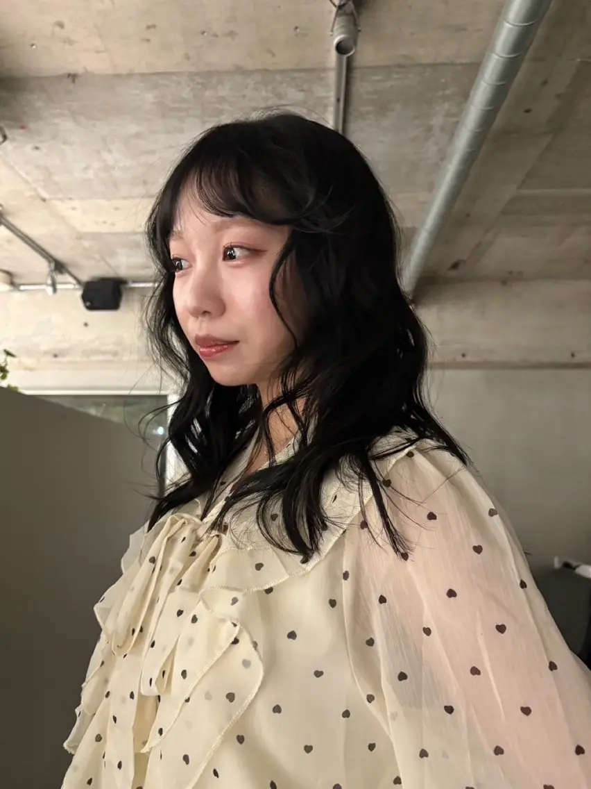 セミロング カラー ツバキ ナオのヘアスタイル