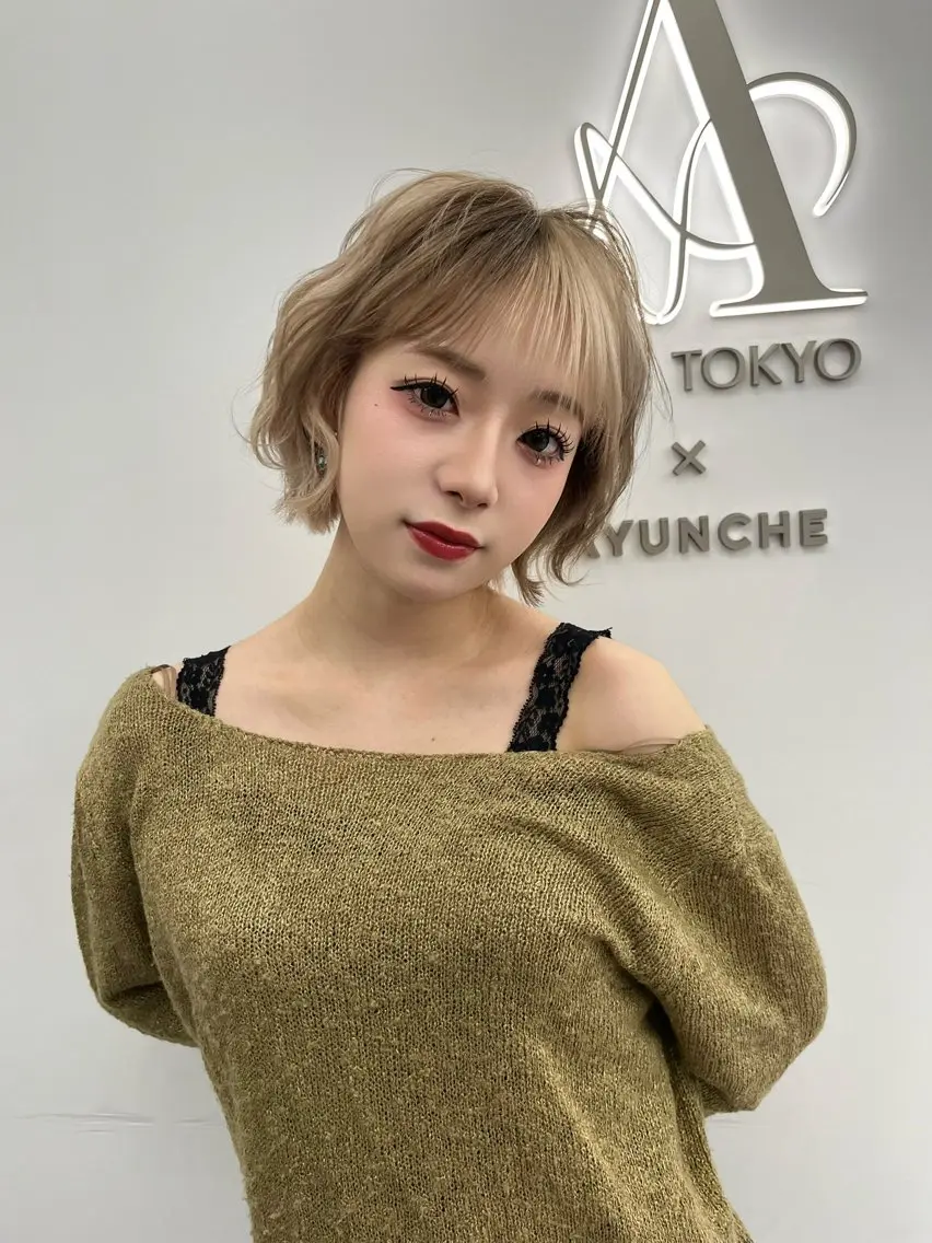 カラー アッシュ ベージュカラー 黒髪 ブリーチ ブルーカラー 盛れる顔周り✨韓国式 レイヤーkanatoのヘアスタイル