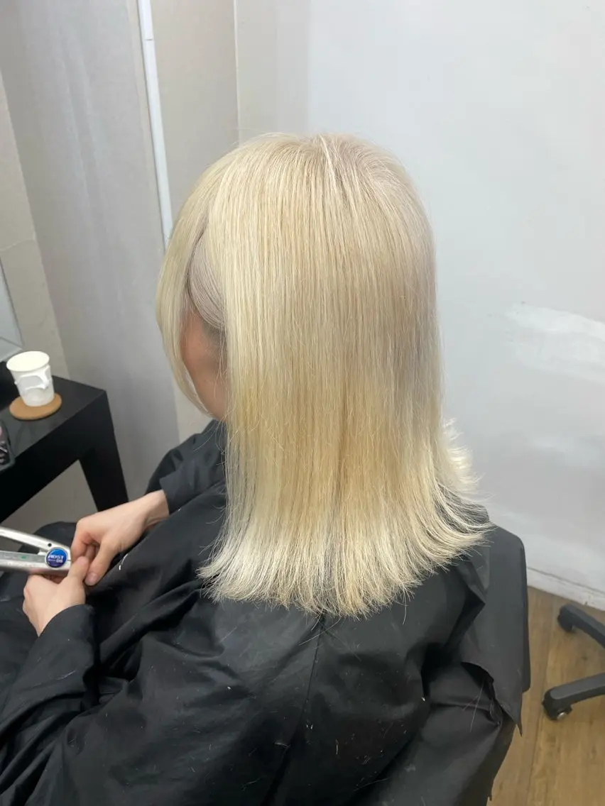 ミディアム カラー ダブルカラー 𝙃𝘼𝙍𝙐🎀 韓国×エクステのヘアスタイル