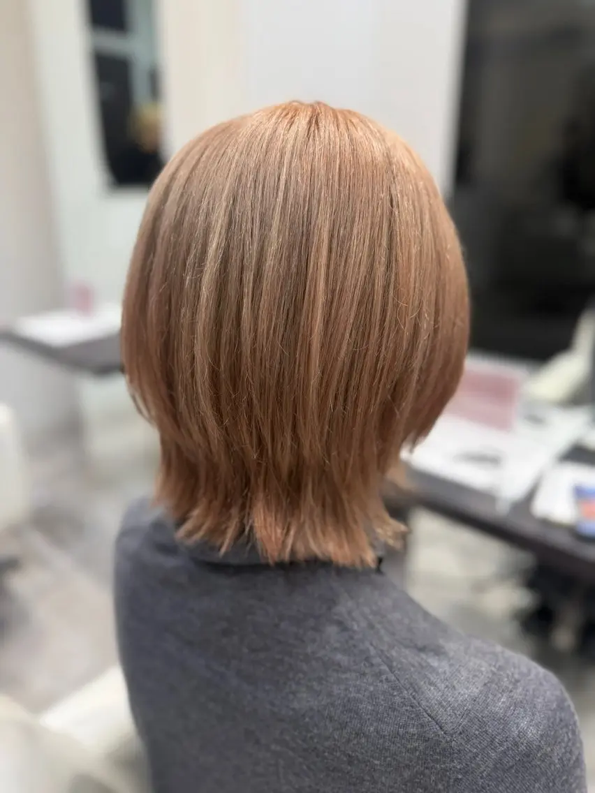 ミディアム カラー ベージュカラー ブリーチ ケアブリーチ 透明感カラー デザインカラー ヘアカラー トリートメント 渋谷髪質改善/縮毛 矯正/かすが🪽🫧のヘアスタイル