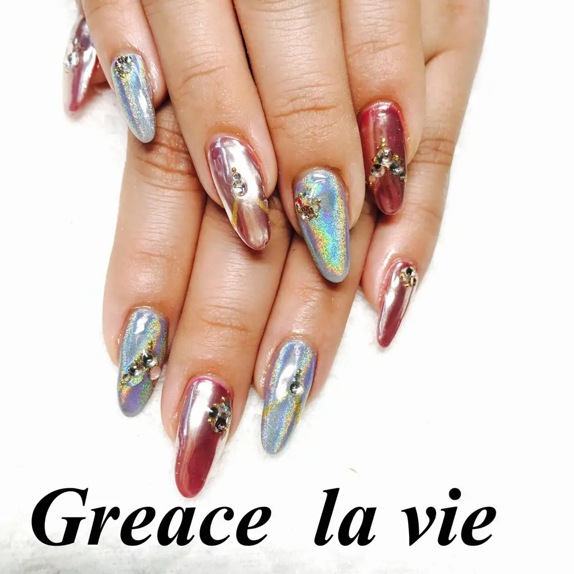 ロング カラー パーマ ヘアアレンジ キッズ ネイル マツエク・マツパ ユニコーンカラー ミラーネイル Greace  la vieのネイルデザイン