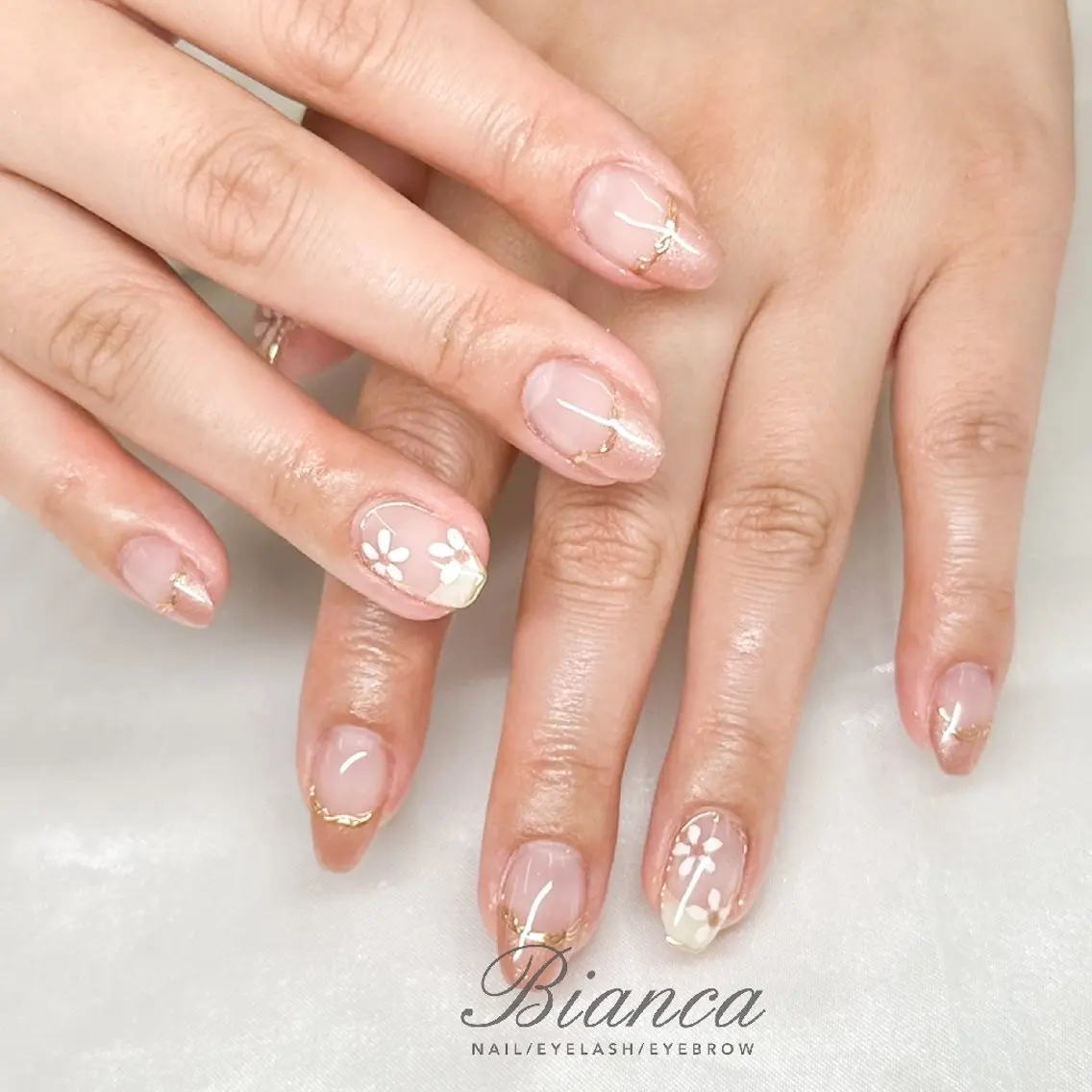 ネイル フラワーネイル フレンチネイル Bianca浦和西口 ⭐mitoのネイルデザイン