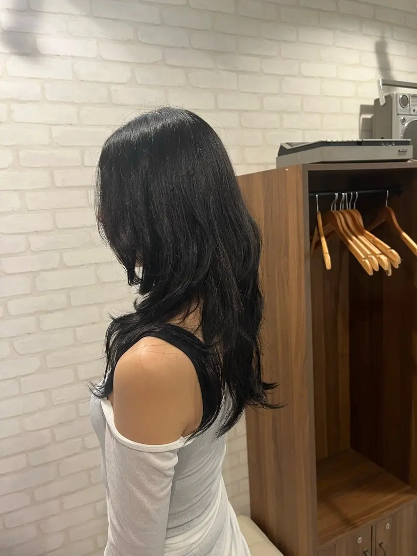 ロング カラー ハッシュカット 小顔カット カット ヘアカラー 阿部 うららのマツエク・マツパデザイン