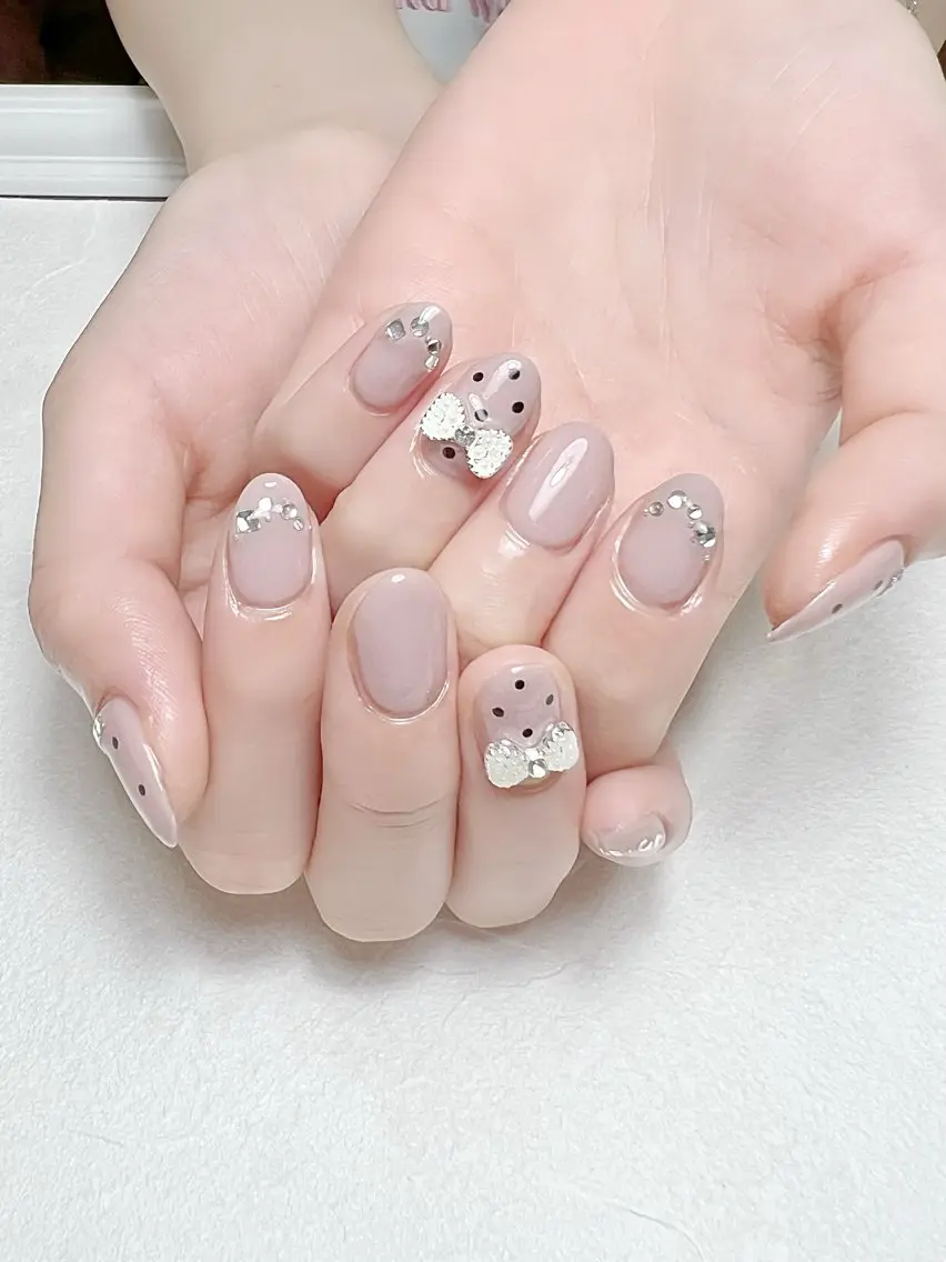 ネイル ドット ガーリー キラキラネイル ワンカラーネイル リボン rouse nail RISATOのネイルデザイン