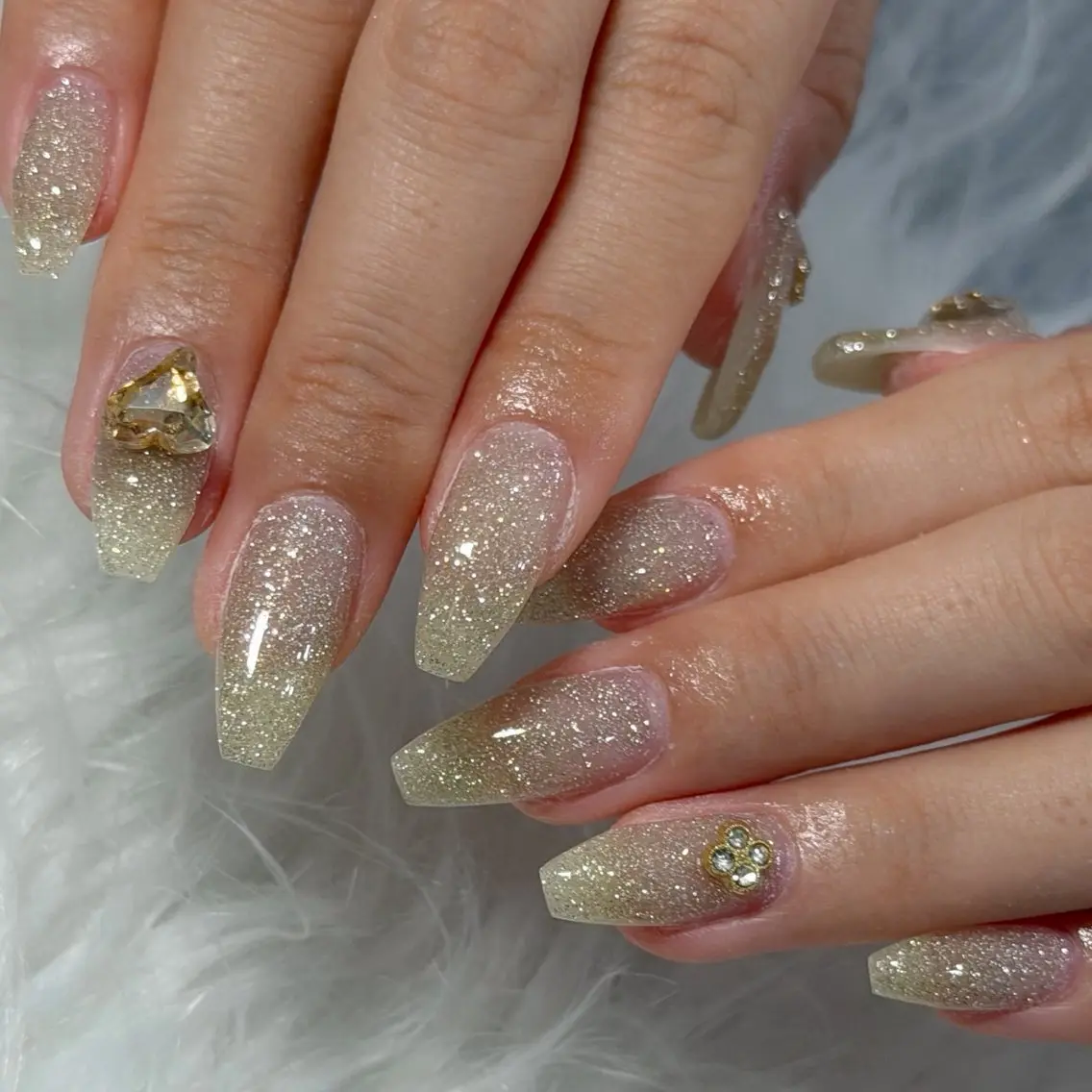 ネイル ハンドネイル LAVISH sakiのネイルデザイン