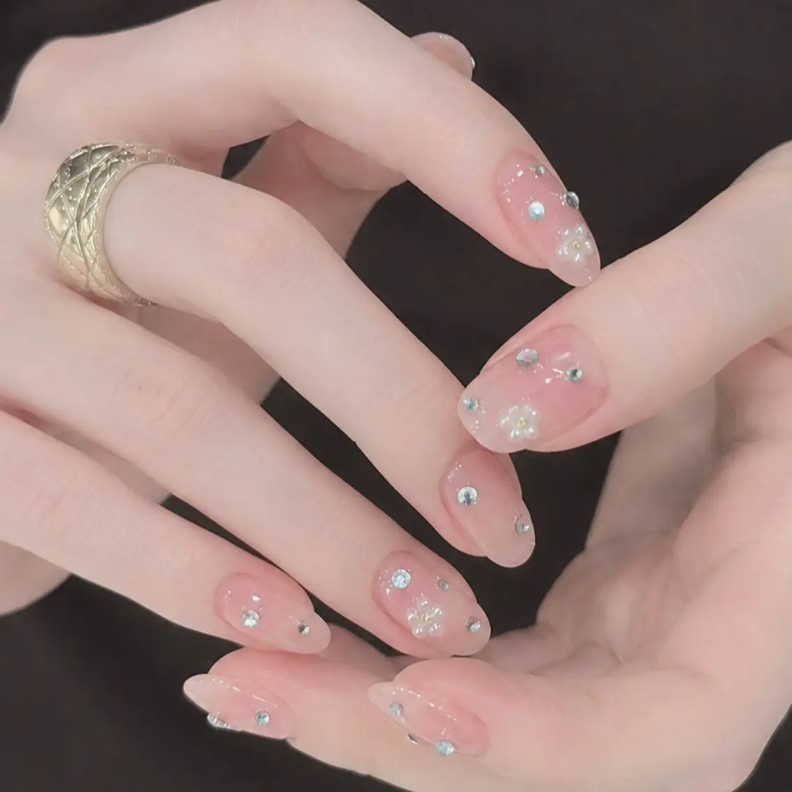 ネイル Fiore nail🪽✨のネイルデザイン