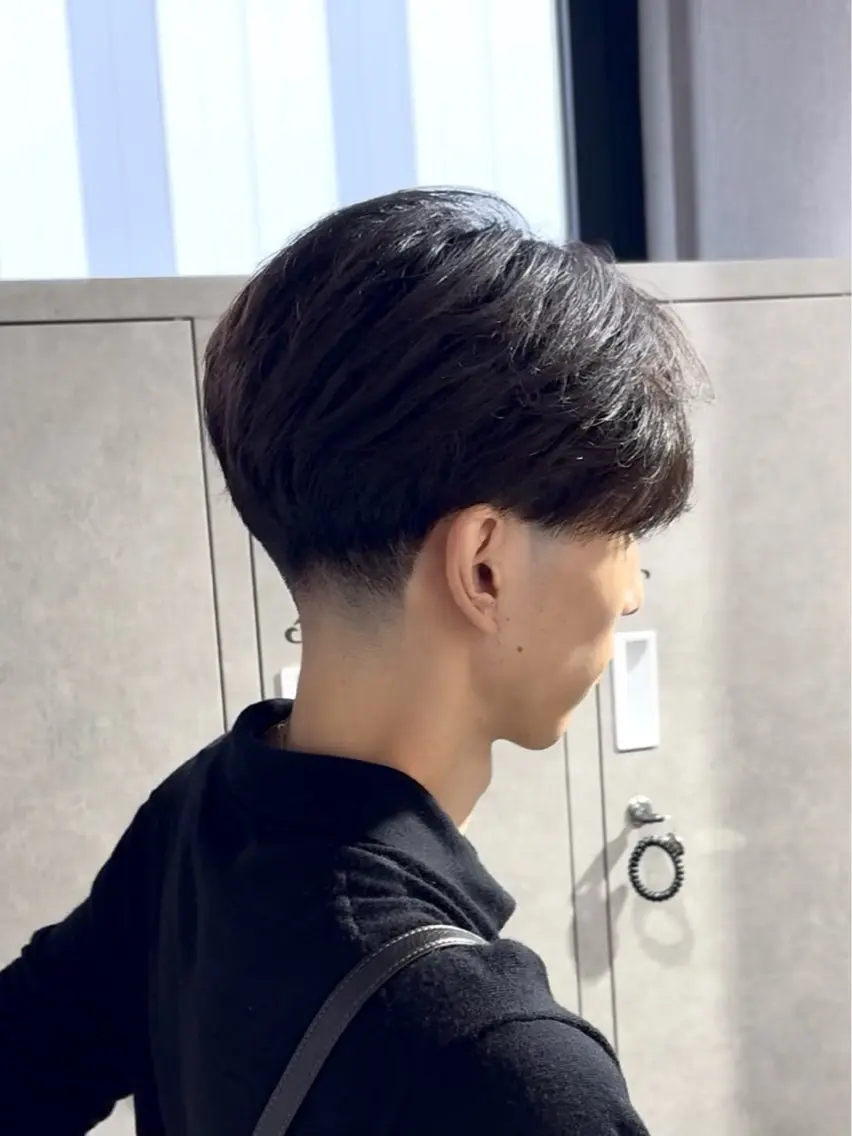 ショート カラー パーマ メンズ カット 【シャドウパーマ センターパート】義心のヘアスタイル