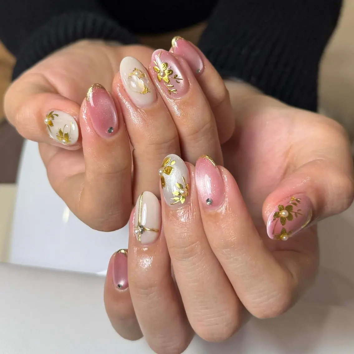 ネイル ボルドー ブラウン チークネイル ドット フットネイル ハンドネイル ハンドケア VAN NAIL 海老名展のネイルデザイン