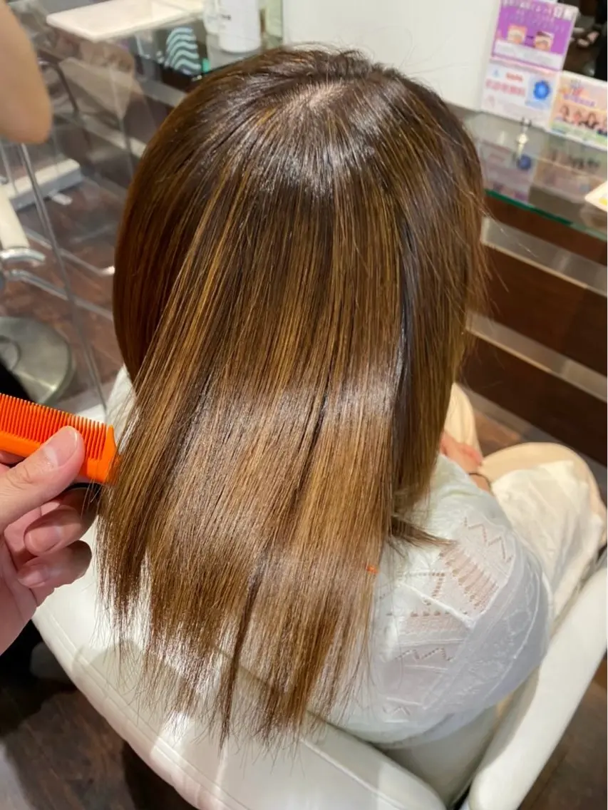 セミロング パーマ 髪質改善 酸性ストレート ストレートパーマ 縮毛矯正 トリートメント 岩崎 裕司のヘアスタイル
