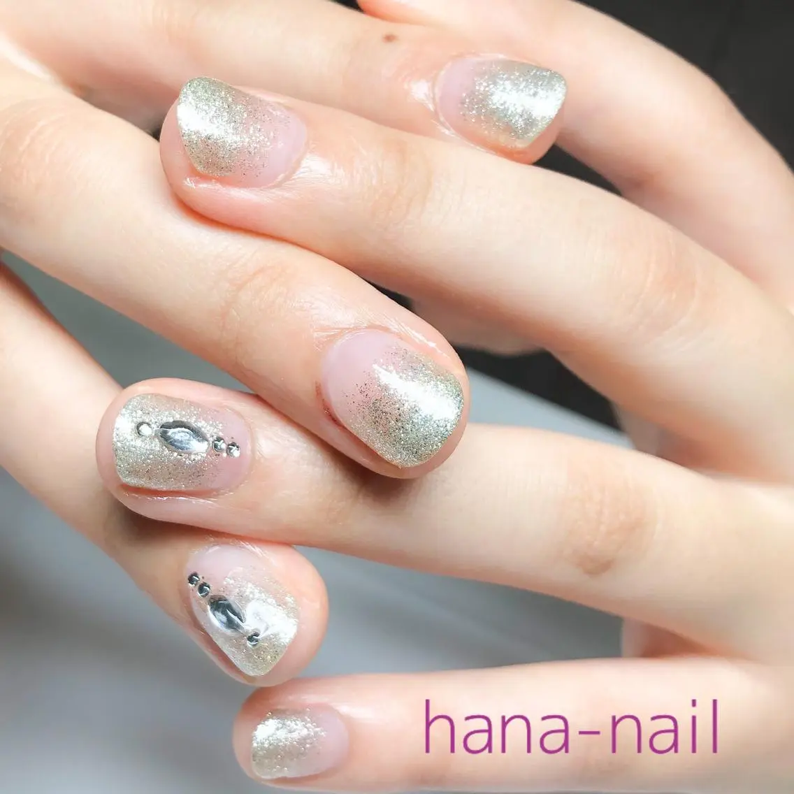 ネイル ゴールド グラデーション ラメ(グリッター) ラメグラデーション 冬ネイル Kao hana-nailのネイルデザイン