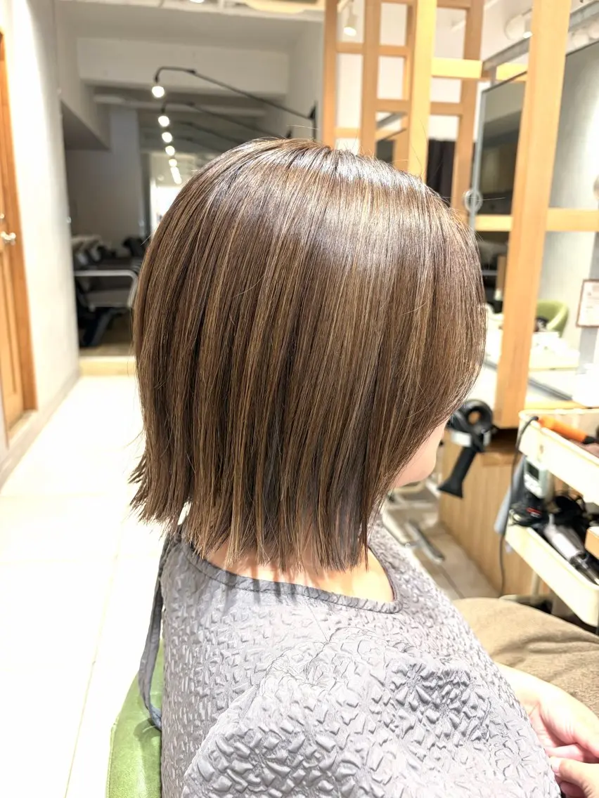 ミディアム カラー カット ヘアカラー 丸みショート/ ハイライトカラーのヘアスタイル