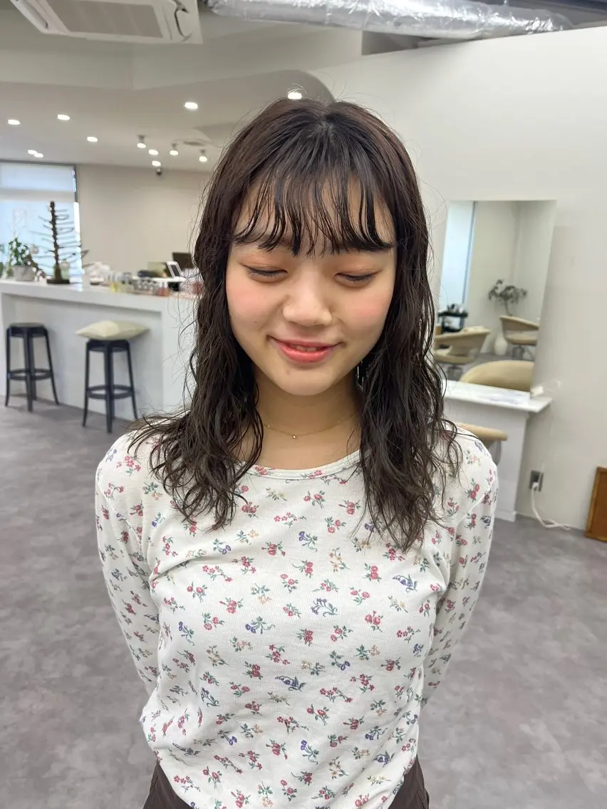 ミディアム パーマ ミディアムパーマ カット パーマ 透明感カラー🌼 沙奈のヘアスタイル
