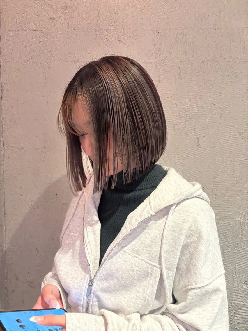 ミディアム カラー ハイライトカラー ハイライト カット ヘアカラー Iwai sのヘアスタイル