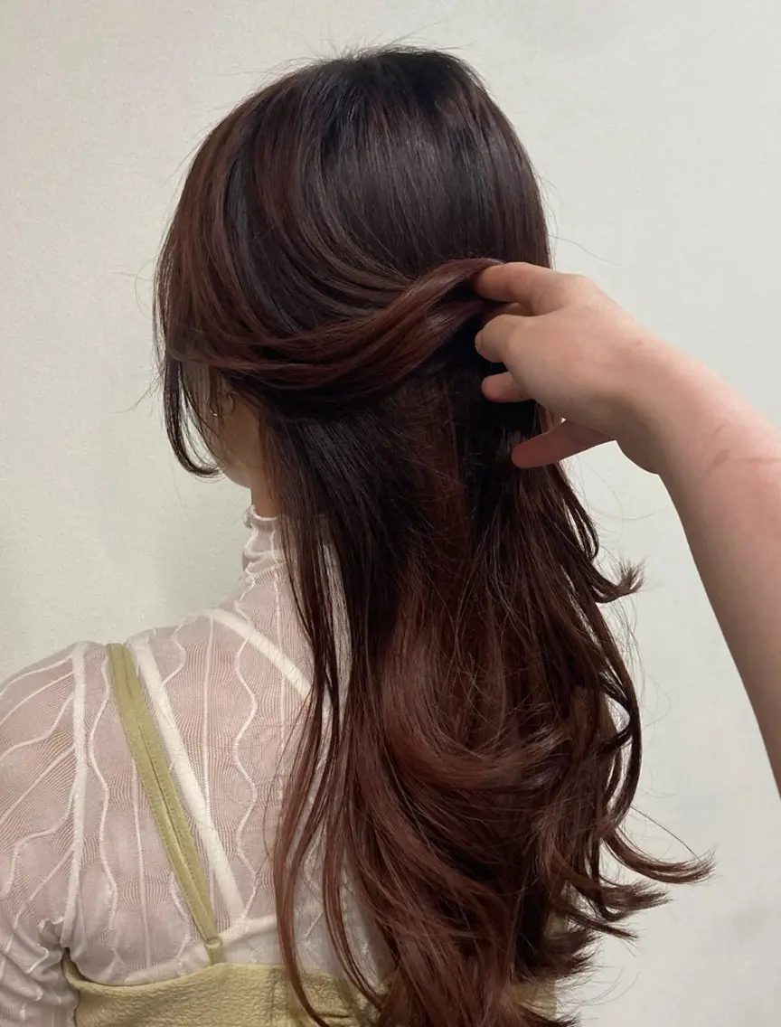 ロング カラー ヘアカラー トリートメント peige 西村ひなりのヘアスタイル