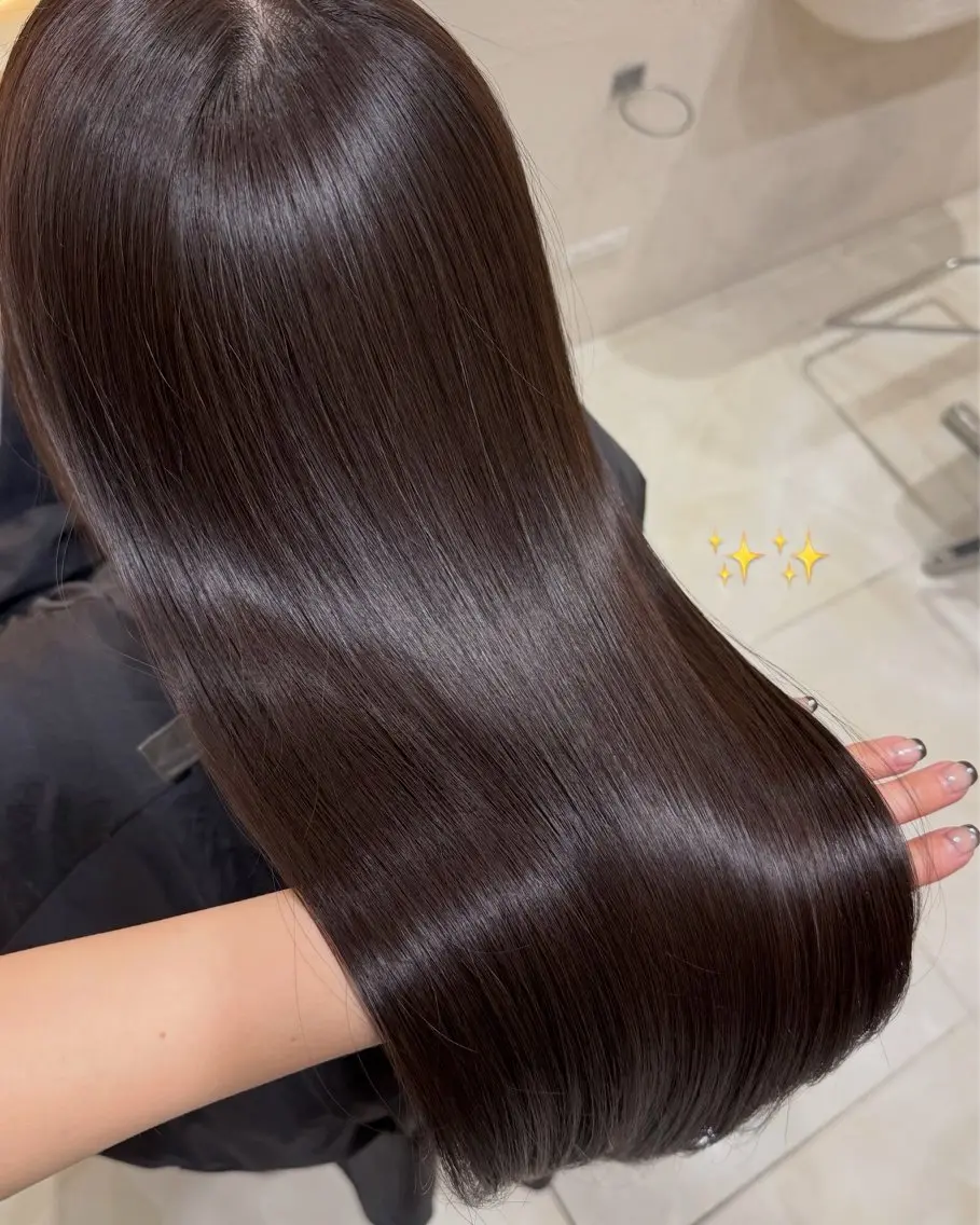 ロング カラー ブリーチ ブラウンカラー ケアカラー 透明感カラー ダブルカラー Chihiroボブ♡ レイヤーカットのヘアスタイル