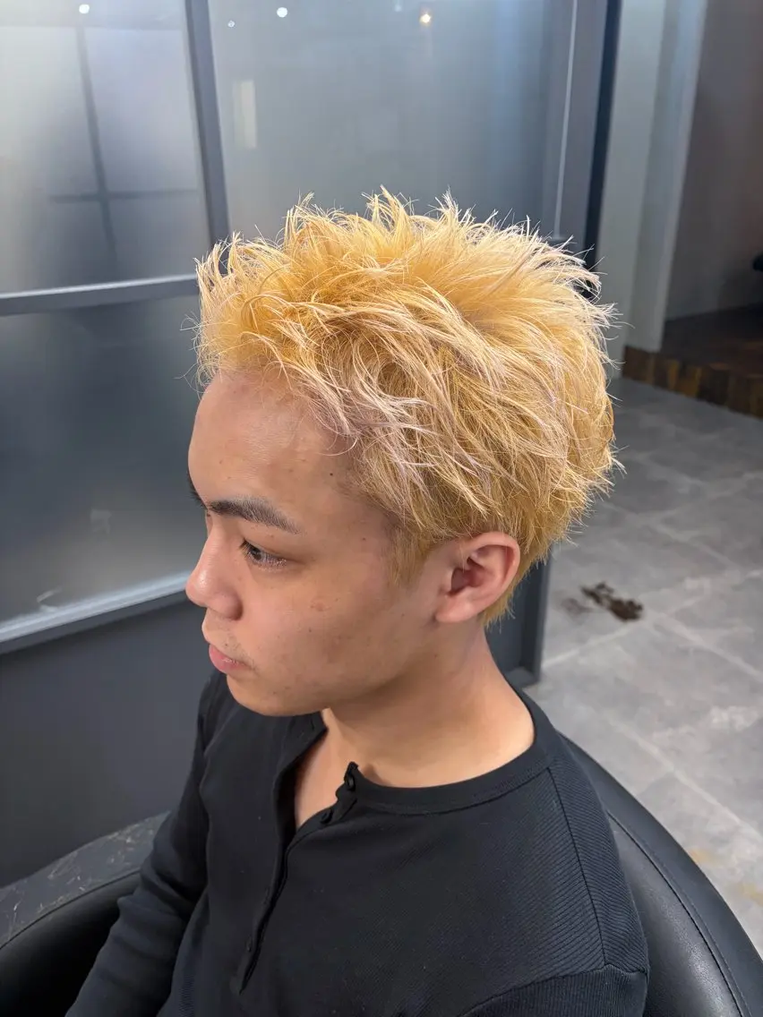 ショート カラー メンズ メンズブリーチ スパイキーショート ブリーチ ショートヘア カット ヘアカラー トリートメント メンズ特化/パーマ/ 広島駅/松岡のヘアスタイル