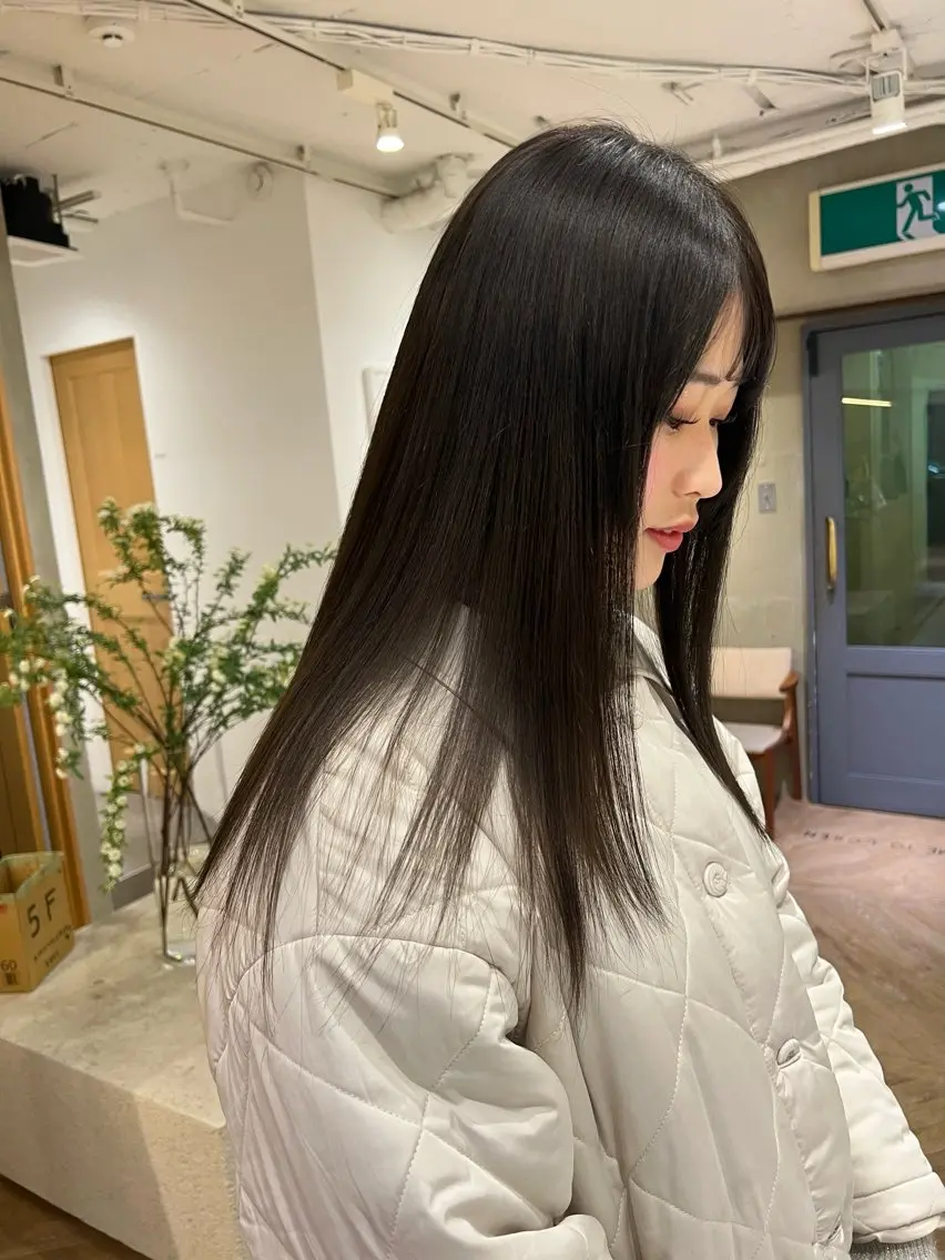 セミロング 似合わせレイヤー ＆縮毛矯正のヘアスタイル