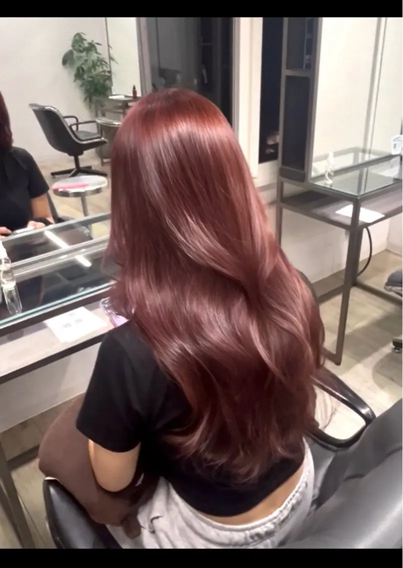ロング カラー ブラウンカラー ピンクカラー ピンクブラウン ヘアカラー トリートメント 西口 陽菜🤍 透明感カラー/艶髪のヘアスタイル