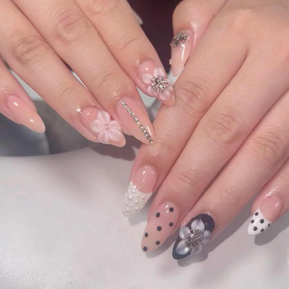 ネイル オーロラネイル 長さ出し フラッシュネイル フレンチネイル ジェルネイル ハンドネイル ハンドケア CiCi Nail Salonのネイルデザイン