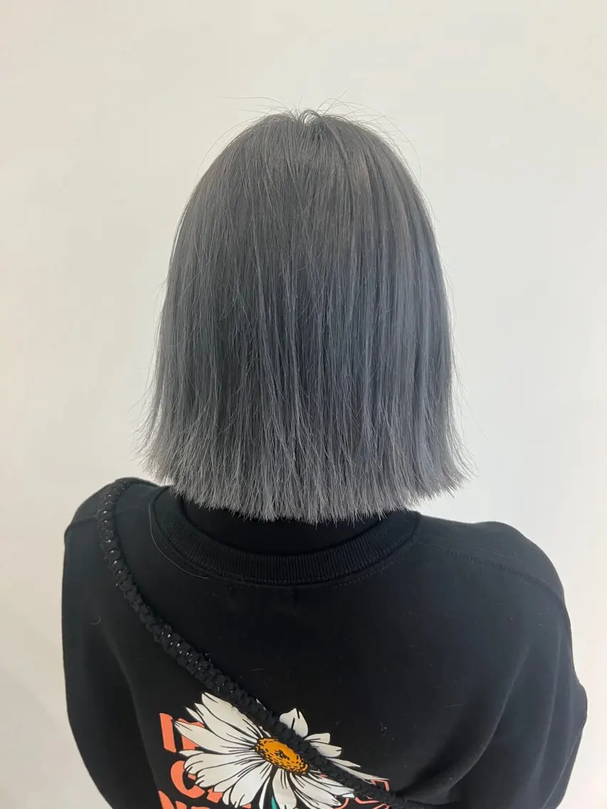 ショート カラー オグニ ヒマリのヘアスタイル