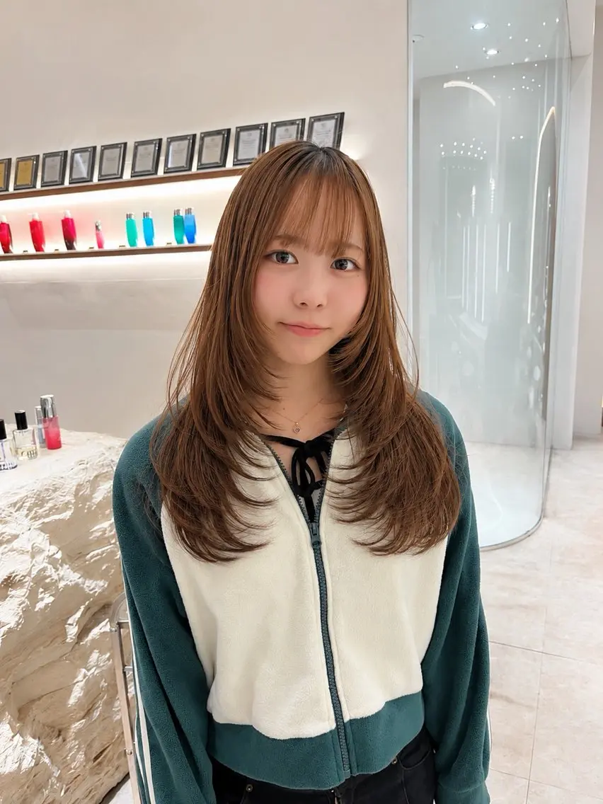 セミロング くびれヘア 顔まわりレイヤー 韓国風ヘア レイヤーカット カット ヘアカラー トリートメント レイヤー似合わせ 透明感カラーりきやのヘアスタイル