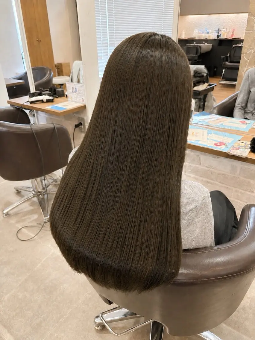 ロング カラー ベージュカラー オリーブベージュ ヘアカラー CHIE🪐 《チエ》のヘアスタイル