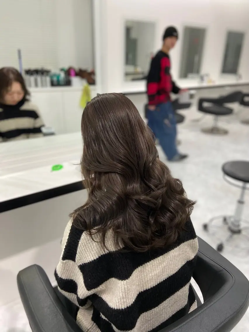 ロング カラー ヘアアレンジ ヘアカラー トリートメント ヘアセット レイヤー×透明感カラ ーHAYATOのヘアスタイル